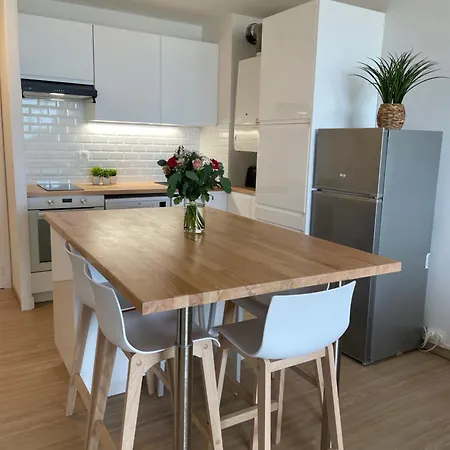 Lägenhet Vue Sur Le Bassin *